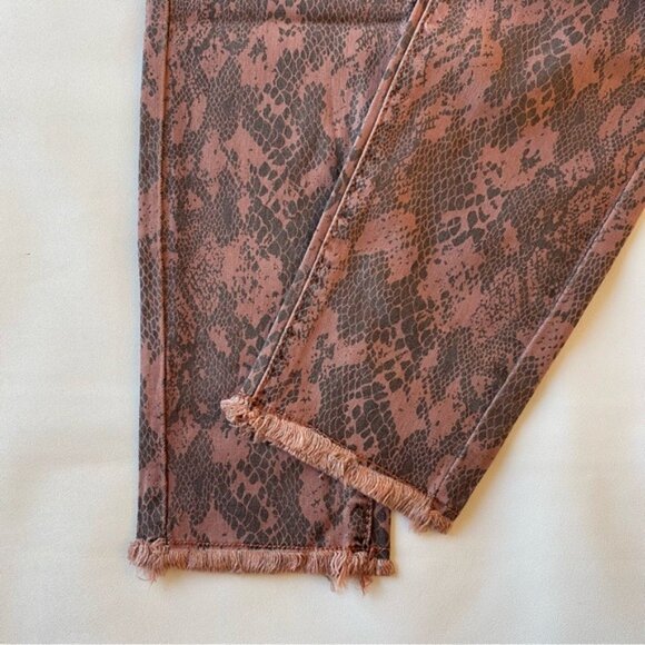 Easel Snake Print Stretch Twill Raw Hem Skinny Jeans Ankle Crop Rose New Medium - Picture 9 of 11